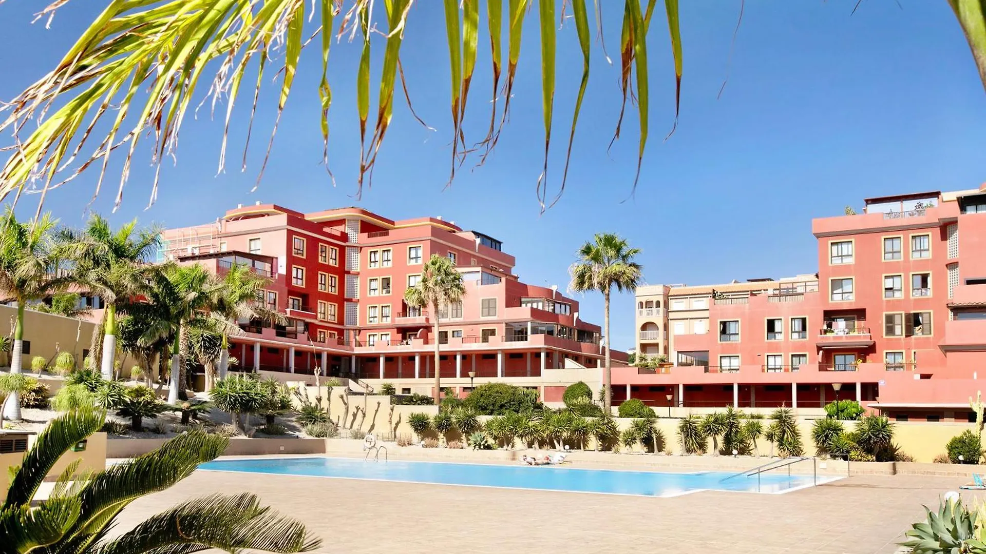 Residencial En El Medanoの連絡先